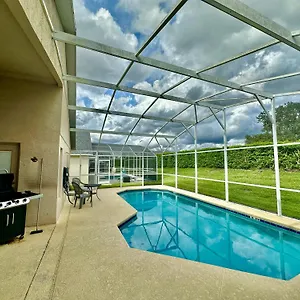 Holiday home Grand Family Superior 4br House Near Parks, Davenport